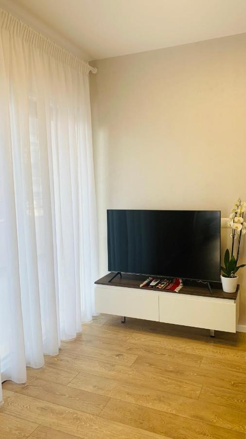Proper Central Apartment Tirana Exterior photo